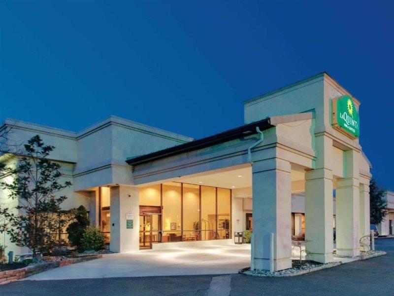 Ramada Inn By Wyndham Fairfield Nj Εξωτερικό φωτογραφία