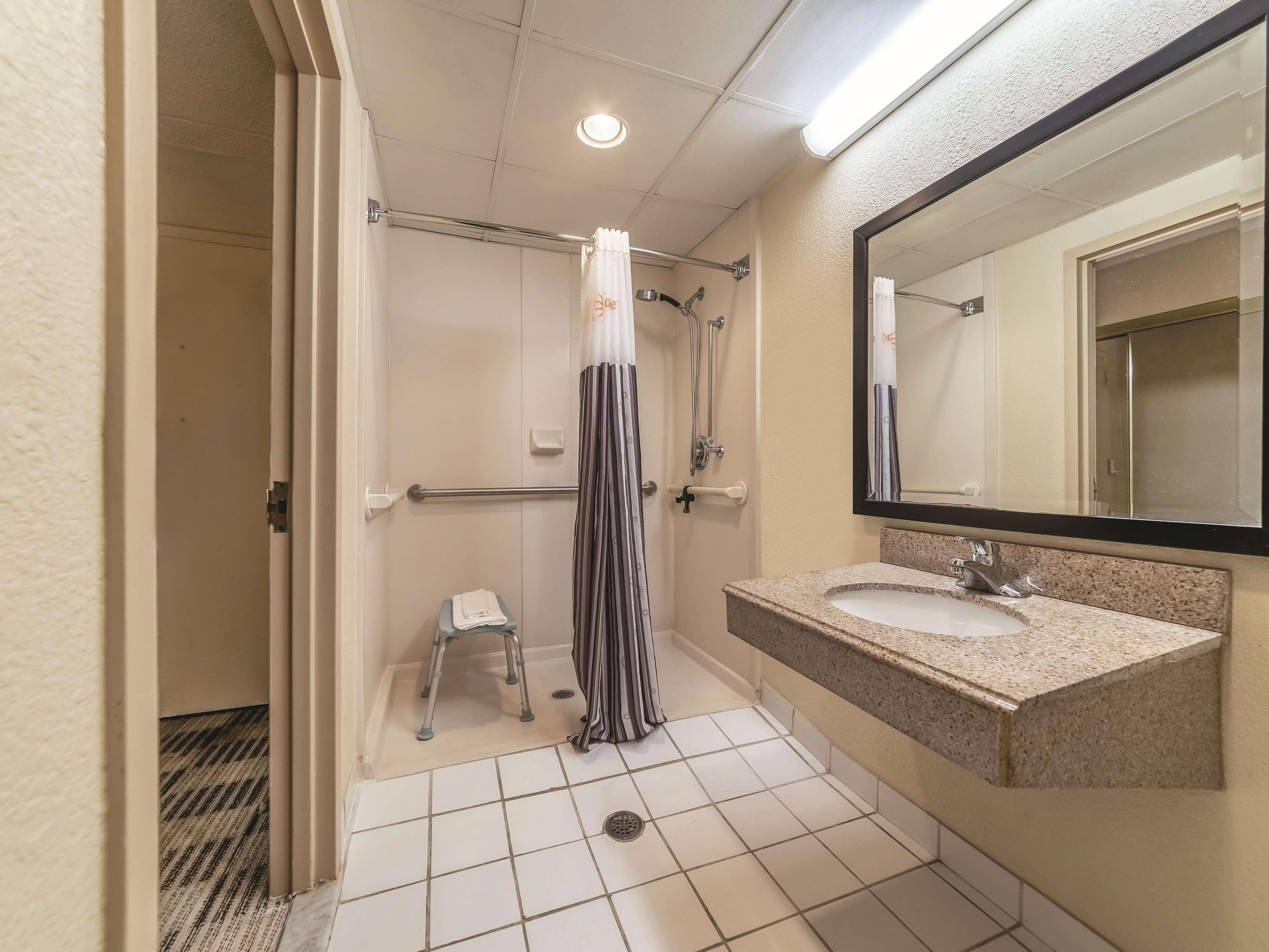 Ramada Inn By Wyndham Fairfield Nj Εξωτερικό φωτογραφία
