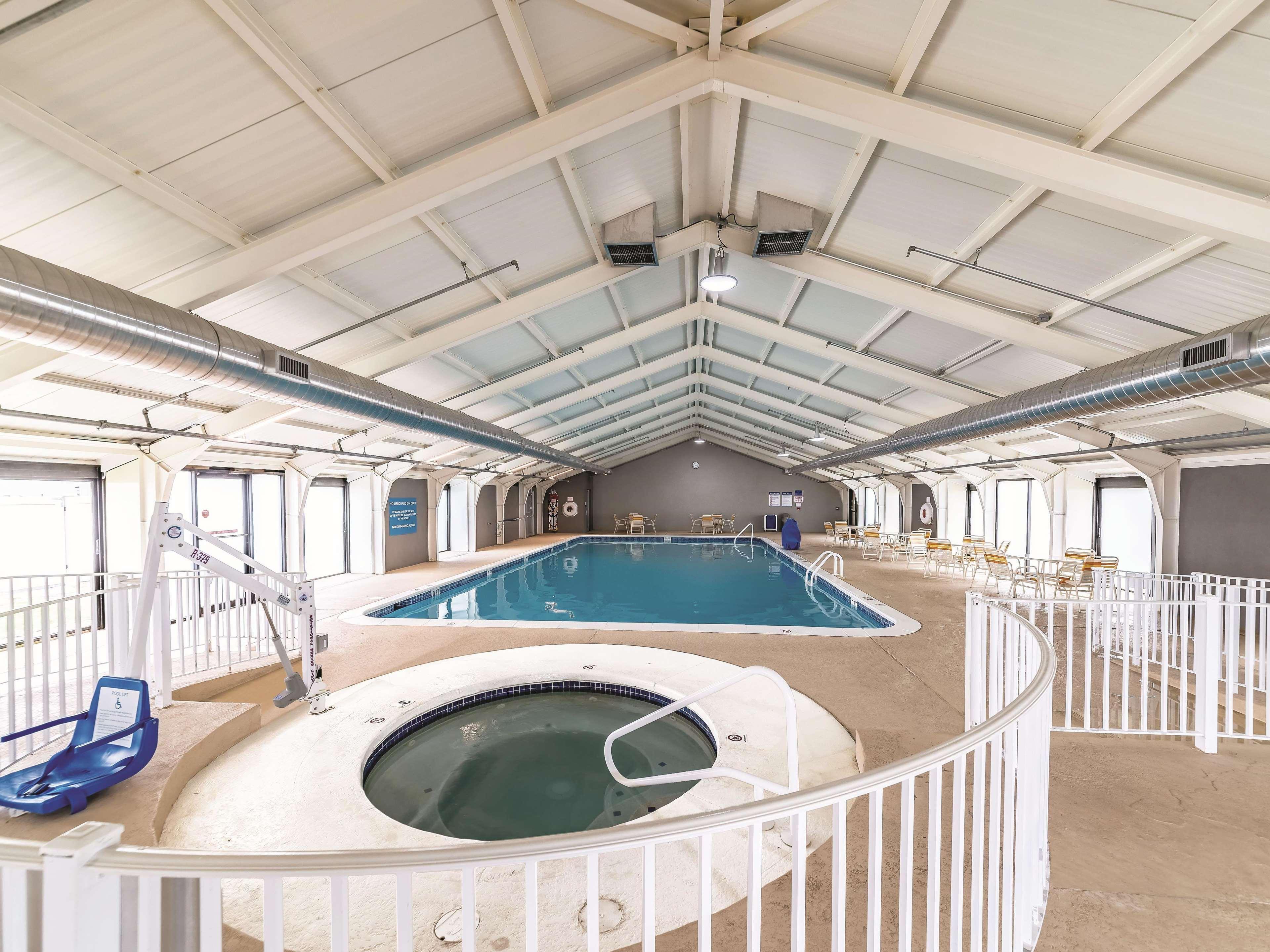 Ramada Inn By Wyndham Fairfield Nj Εξωτερικό φωτογραφία
