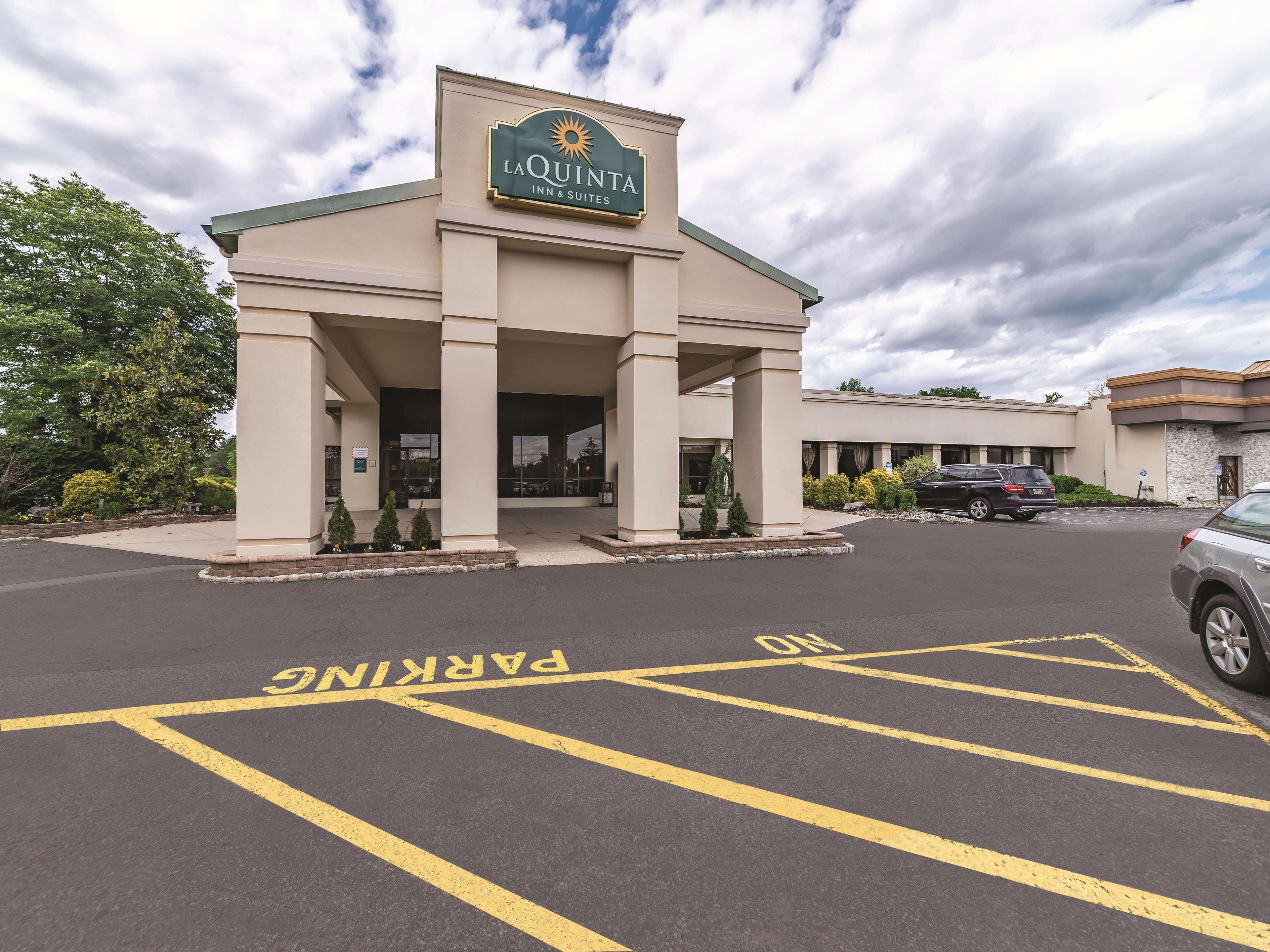 Ramada Inn By Wyndham Fairfield Nj Εξωτερικό φωτογραφία