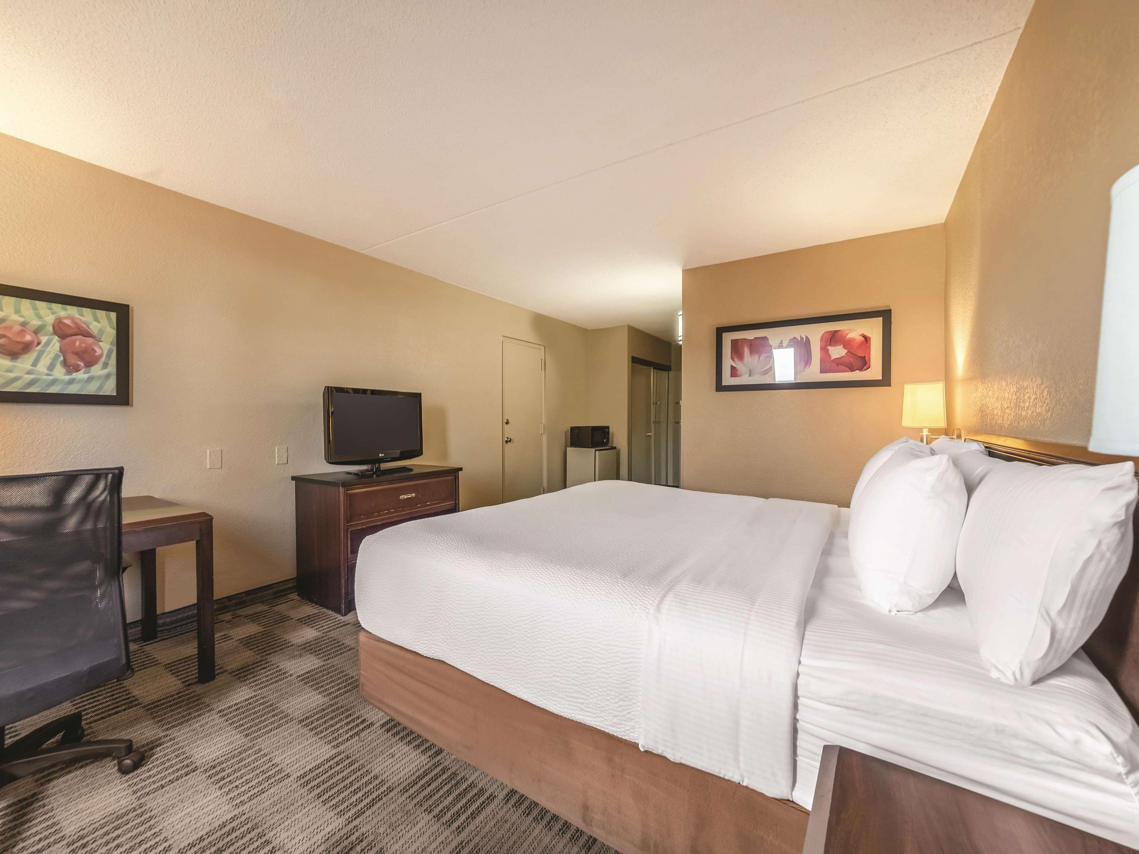 Ramada Inn By Wyndham Fairfield Nj Εξωτερικό φωτογραφία