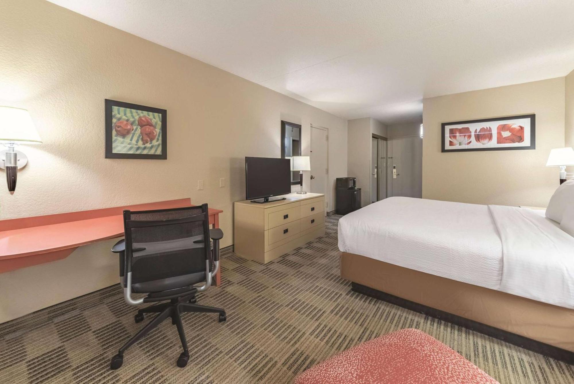 Ramada Inn By Wyndham Fairfield Nj Εξωτερικό φωτογραφία