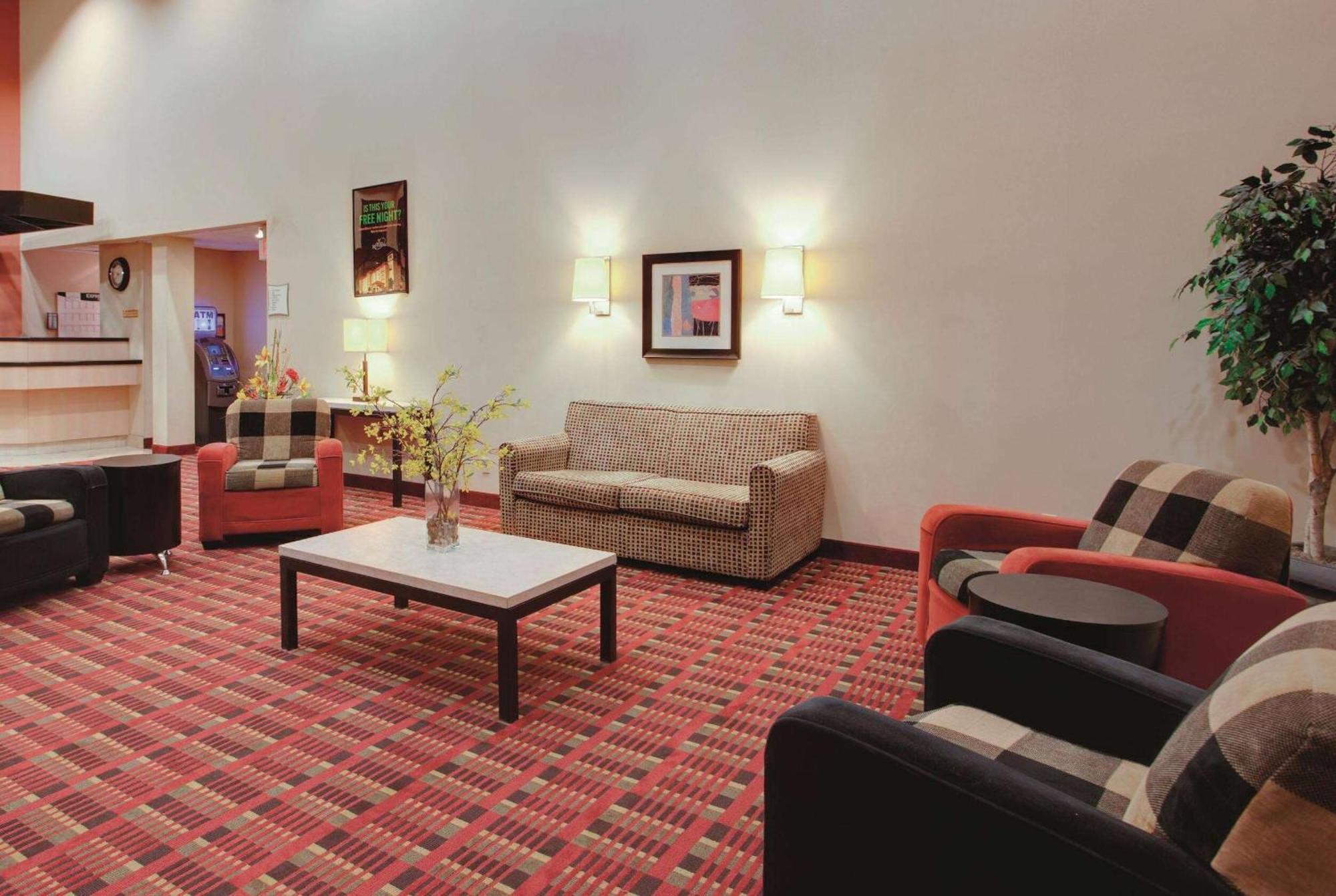 Ramada Inn By Wyndham Fairfield Nj Εξωτερικό φωτογραφία