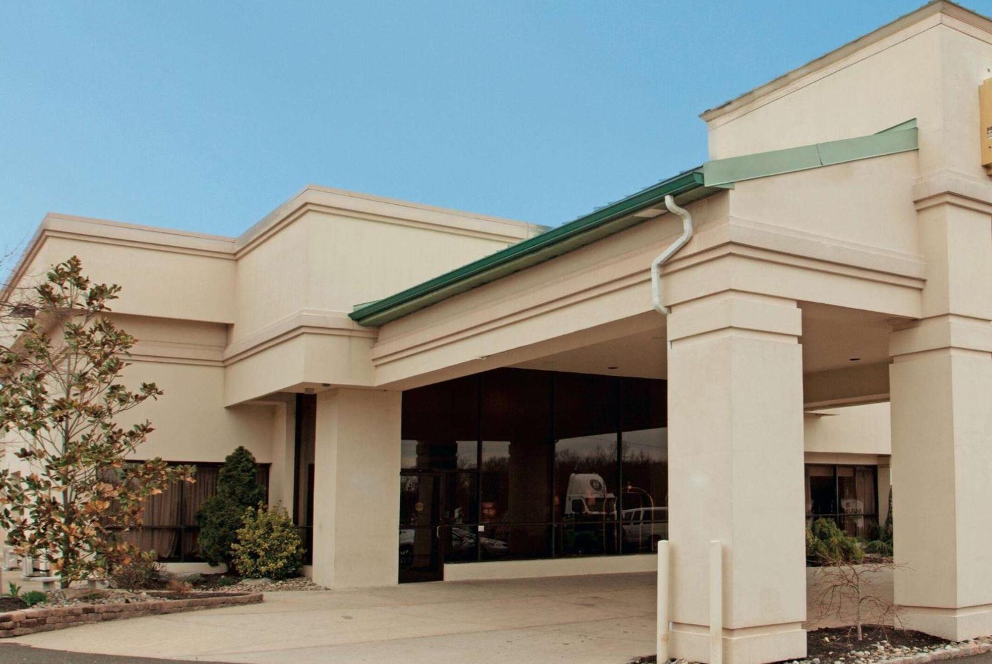 Ramada Inn By Wyndham Fairfield Nj Εξωτερικό φωτογραφία