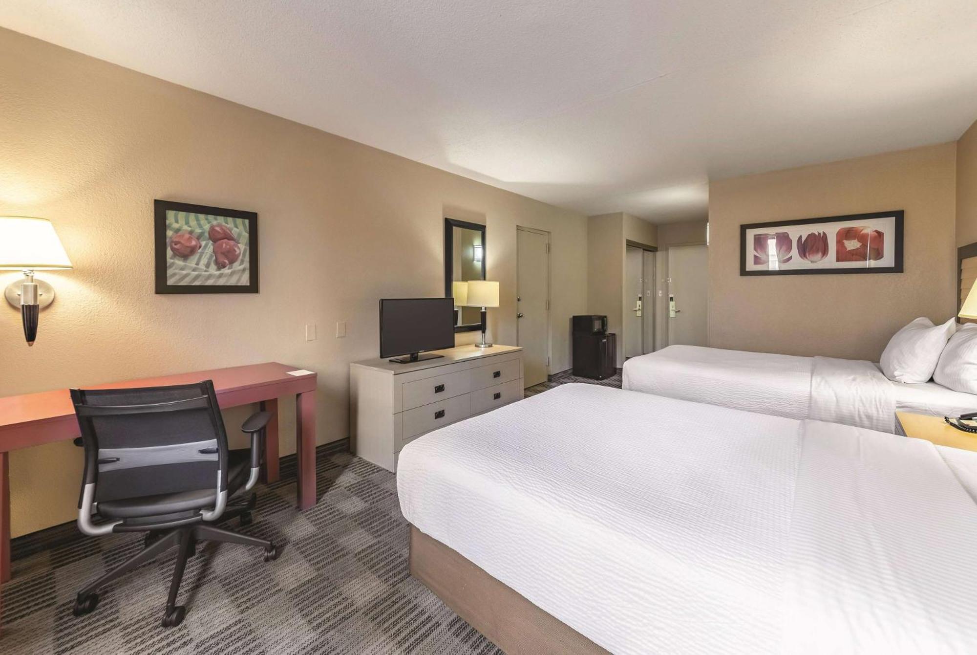 Ramada Inn By Wyndham Fairfield Nj Εξωτερικό φωτογραφία