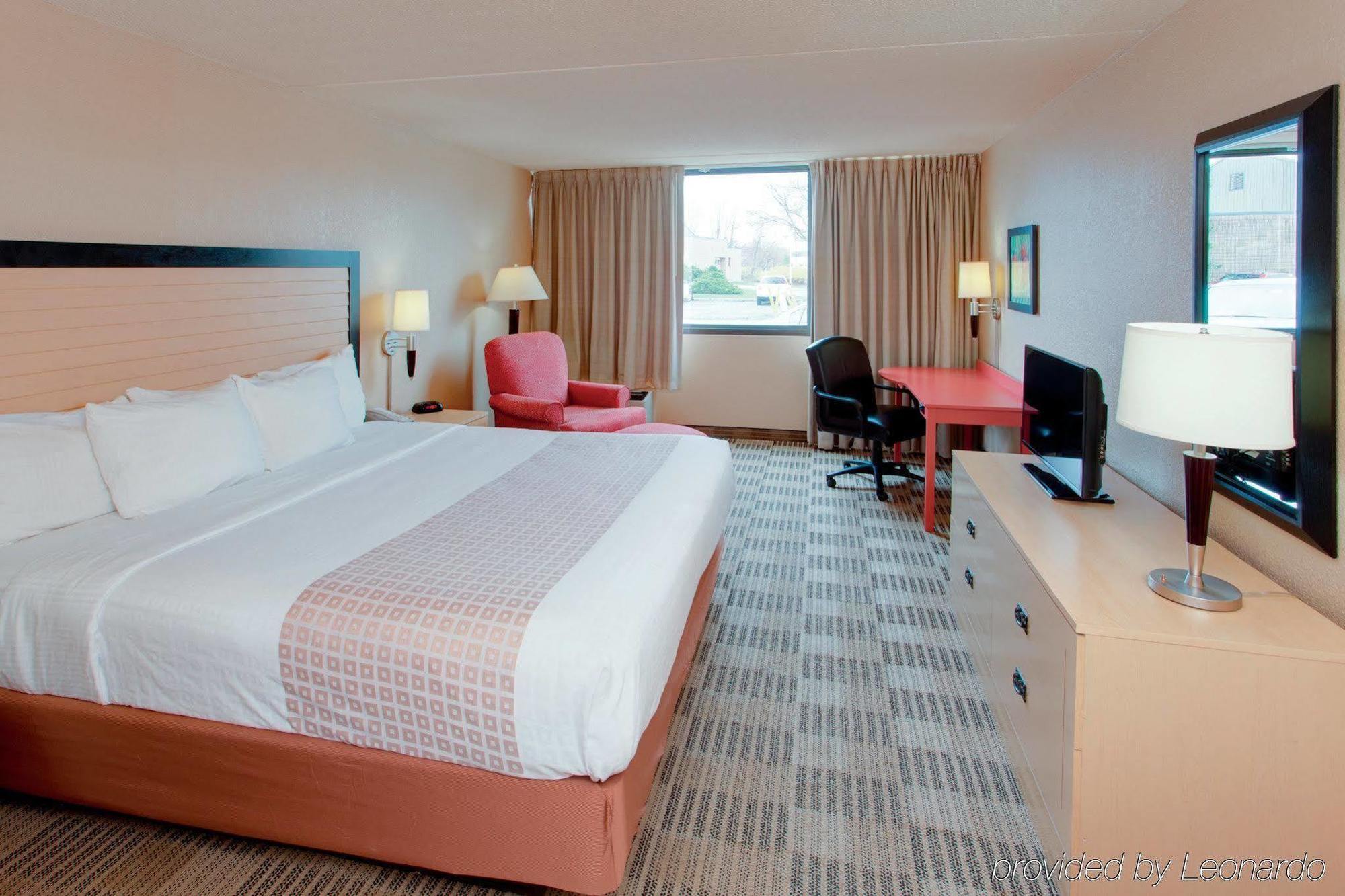 Ramada Inn By Wyndham Fairfield Nj Εξωτερικό φωτογραφία