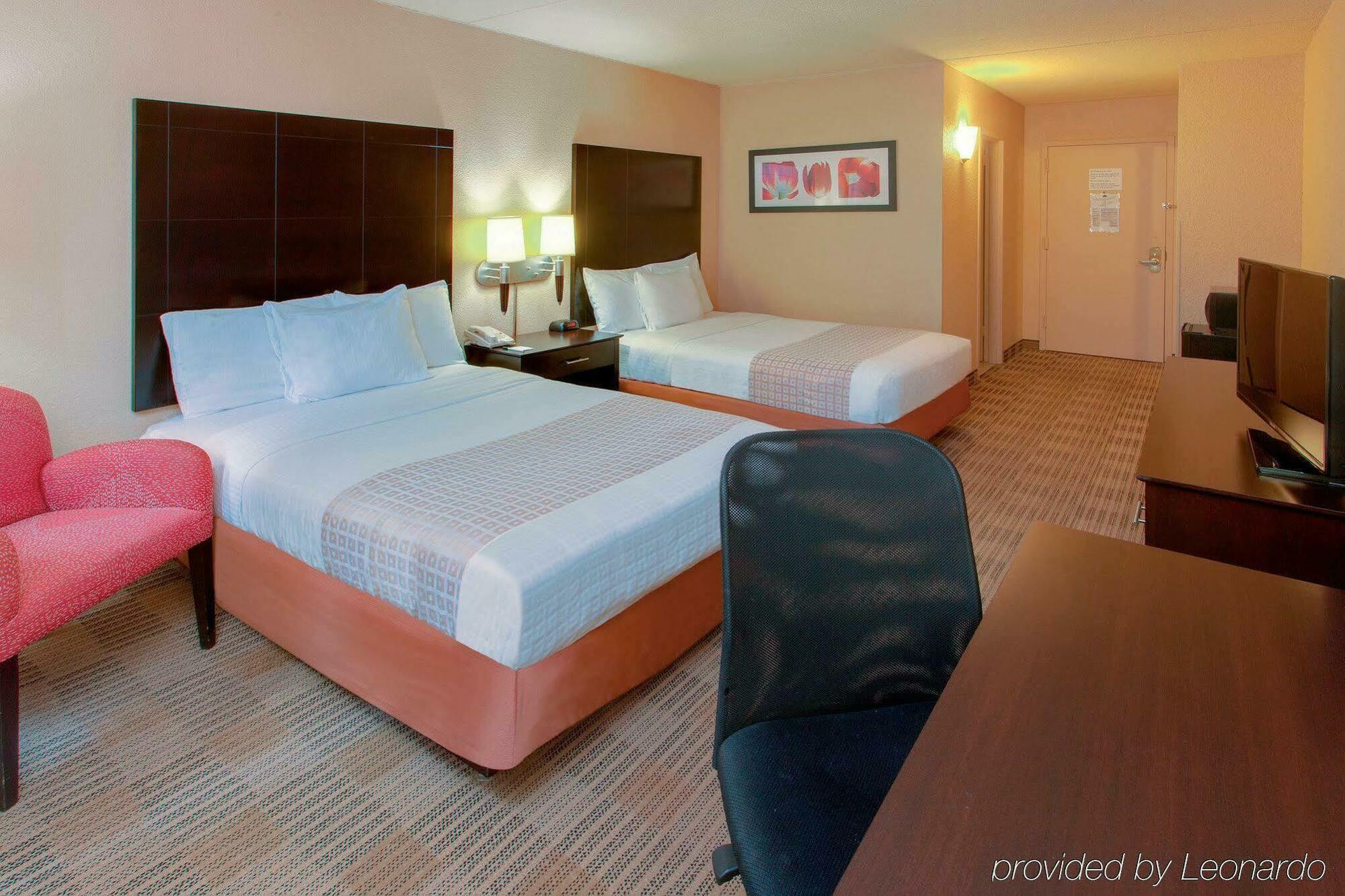 Ramada Inn By Wyndham Fairfield Nj Εξωτερικό φωτογραφία